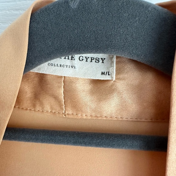 Spell Wild Love Silk Luxe Pastel Peach Robe - Picture 9 of 9